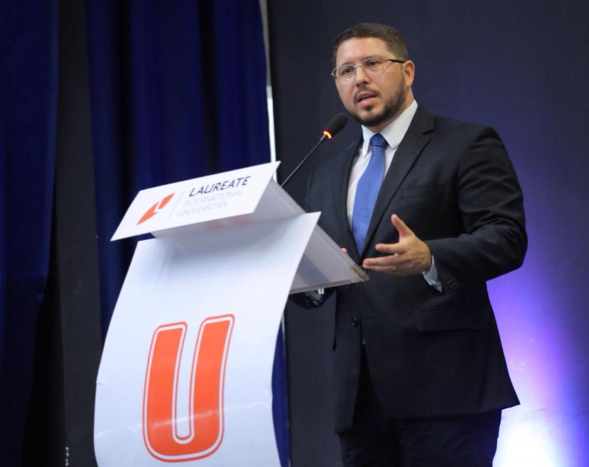 Vice governador eleito, Carlos Almeida, garante que a Constituição será a tônica do governo