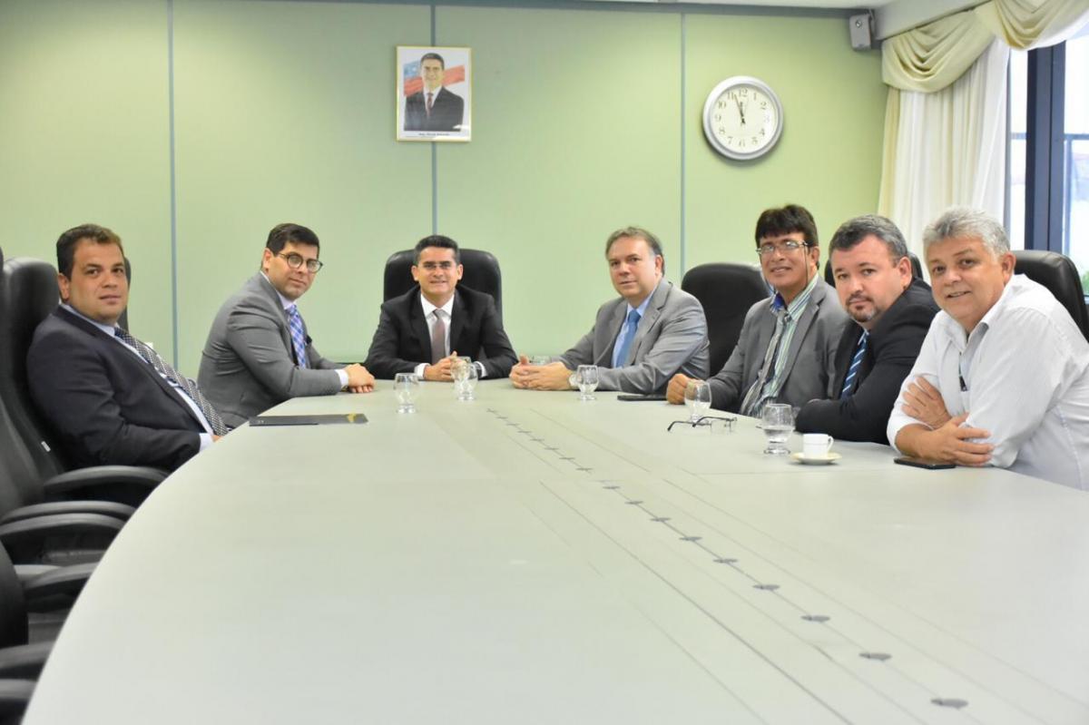 David Almeida recebe candidatos à presidência da OAB-AM 