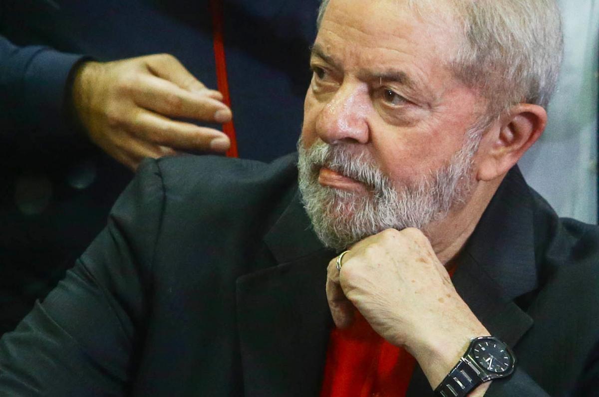 MPF denuncia ex-presidente Lula por lavagem de dinheiro MPF denuncia ex-presidente Lula por lavagem de dinheiro