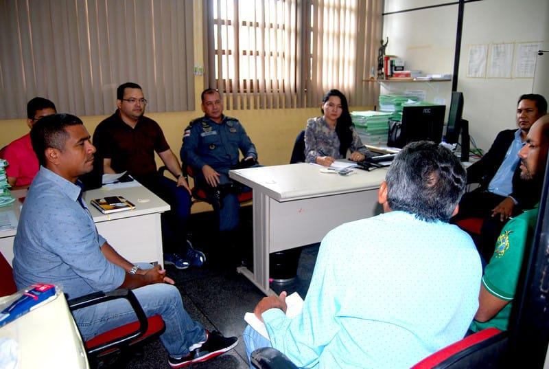 MP-AM de Parintins reúne órgãos para garantir segurança nas festas de fim do ano