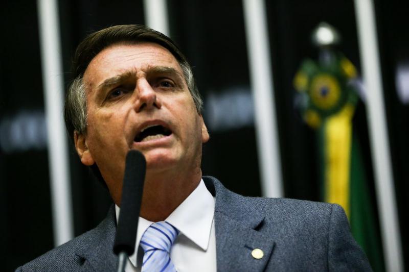 Decreto para conceder posse de arma deverá ser editado por Bolsonaro