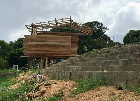 Obra irregular na escadaria do União indigna população na internet