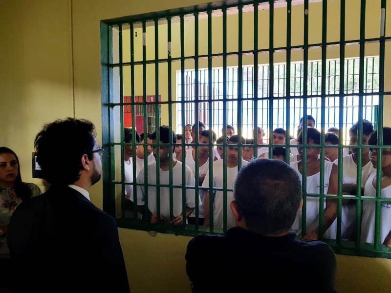 Juiz Saulo Góes Pinto, novo titular da 1ª Vara da Comarca de Itacoatiara, visita unidade prisional do município