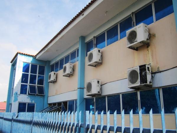 Abandono e descaso com a escola Irmã Cristine