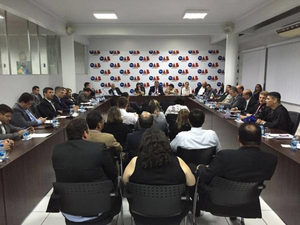 Advogados assinam nota contra impeachment de Dilma 