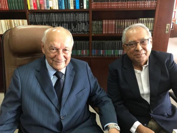 Amazonino e Ives Gandra discutem ação contra a Lei da Convalidação Amazonino e Ives Gandra discutem ação contra a Lei da Convalidação