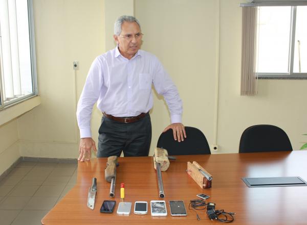 Após denúncia, Seap realiza revista no Compaj e encontra armas de fabricação caseira