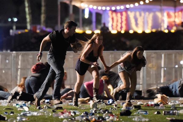 Atirador mata 50 pessoas e 200 ficam feridas em festa country na cidade de Las Vegas (EUA)