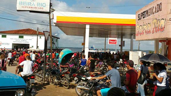 Barco com 70 passageiros naufraga no rio Xingu