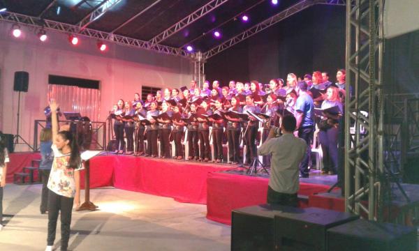 Cantata de Natal reúne mais de mil pessoas na igreja Batista