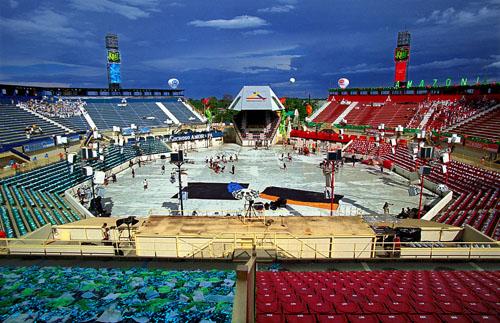 Caprichoso e Garantido iniciam reformulação do Regulamento do Festival de Parintins para 2017