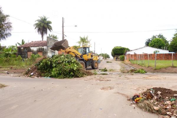 Djard Vieira e Castanheira recebem mutirão de limpeza da Semosp 