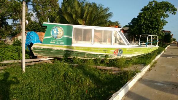 Embarcações da Secretaria de Saúde paradas há meses sem atender população