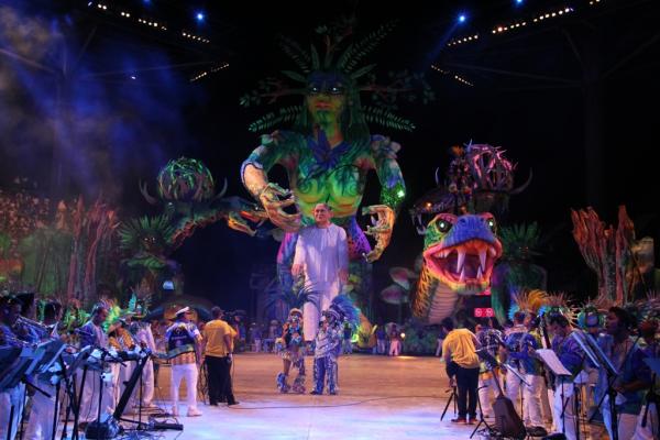 Exaltação ao Folclore Parintinense marca apresentação do Boi Caprichoso