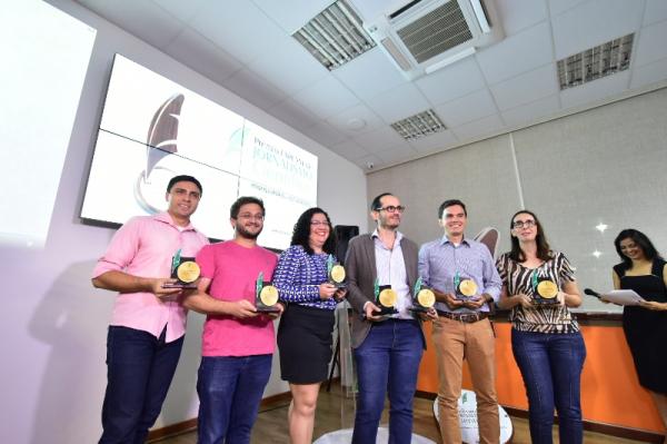 Fapeam entrega prêmio de Jornalismo Científico para profissionais da comunicação em várias categorias