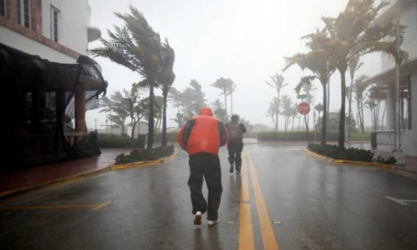 Furacão Irma já deixa dois mortos na Flórida Furacão Irma já deixa dois mortos na Flórida