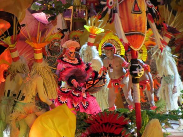 Garantido celebra ancestralidade na primeira noite do Festival de Parintins