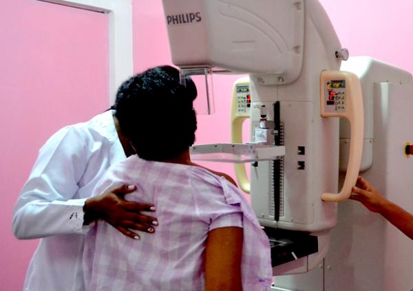 Hospital Jofre Cohen registra 500 mamografias desde junho