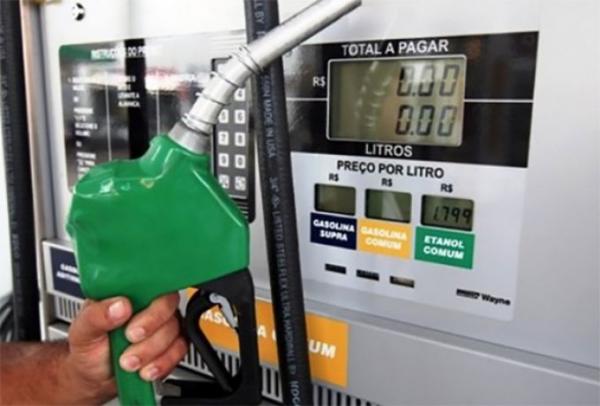 Juiz de Brasilia suspende aumento de impostos sobre combustíveis