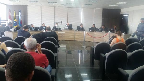 Julgamento de José Melo é adiado 