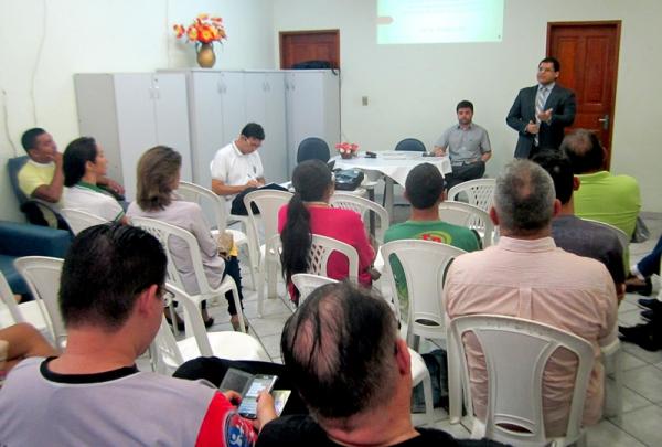 Justiça Eleitoral reúne imprensa e partidos para alertar sobre propaganda irregular   