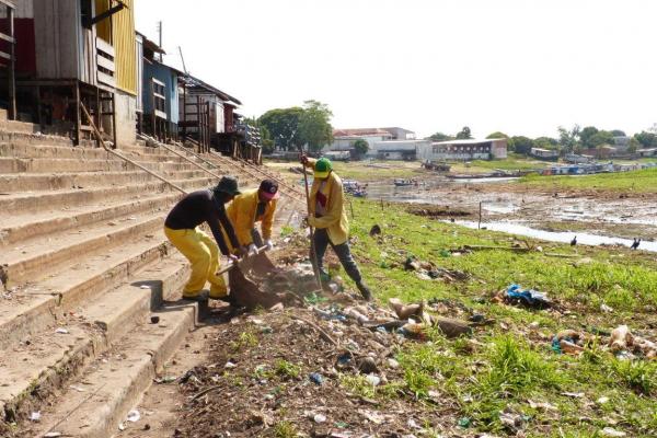 Lixeira irregular na Praça dos Bois e Lagoa da Francesa são eliminadas Lixeira irregular na Praça dos Bois e Lagoa da Francesa são eliminadas
