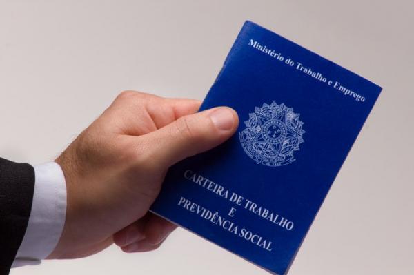Mais de 48 milhões recebem primeira parcela do 13º salário até o dia 20 Mais de 48 milhões recebem primeira parcela do 13º salário até o dia 20