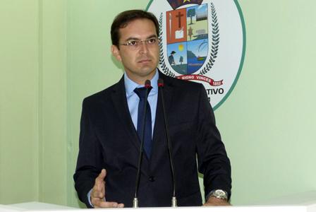 Mateus Assayag pede revisão de projeto do Concurso Público