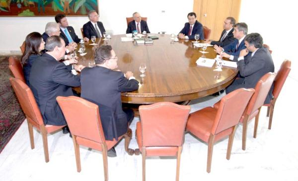 Michel Temer recebe senadores do AM e promete liberar recursos para obras