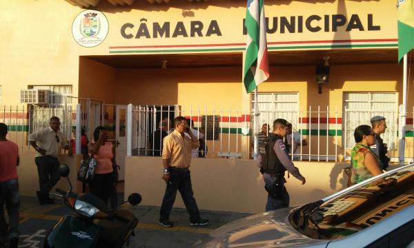 O que diz a decisão judicial de suspensão do cargo de Everaldo Batista e Rai Cardoso