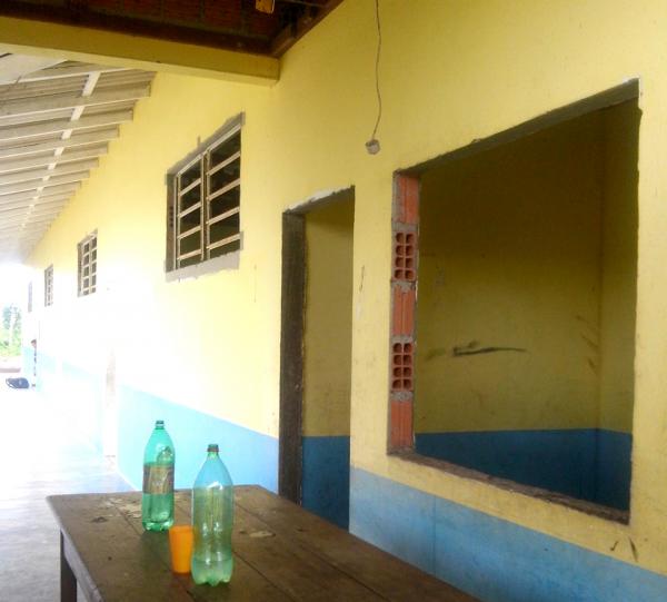 Obra da escola do Aduacá iniciada em 2012 ainda não foi concluída 