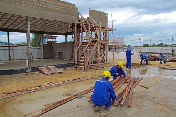 Obras em Parintins são retomadas após recesso de final de ano   