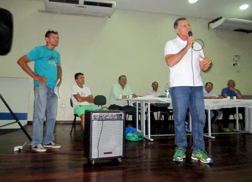 “Ou tem muito dinheiro ou faz caixa dois para ganhar eleição”, diz Juscelino Manso, se referindo a Alexandre da Carbrás