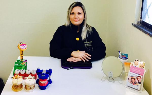 Parintins conta com uma profissional qualificada em odontologia e estética facial