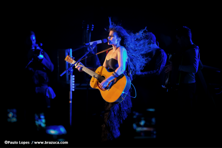 Paula Fernandes participa de DVD de Alejandro Sanz em Madri