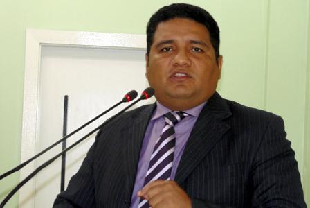 Petro Velho critica prefeitura por contratar empresa organizadora de Concurso por histórico de fraude 