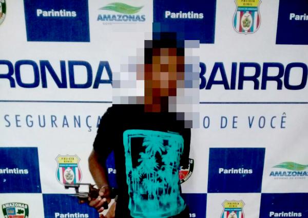 Polícia apreende adolescente com arma de fogo após denúncia anônima