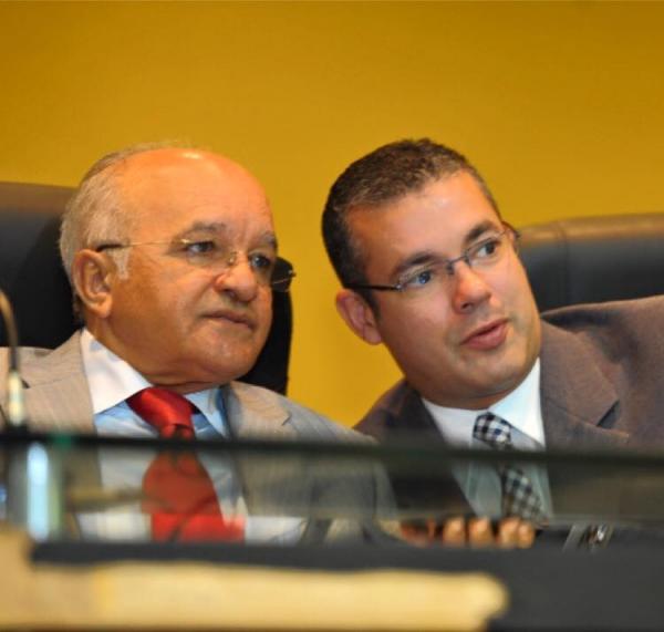 Presidente da ALEAM é o primeiro aliado político a declararar apoio a José Melo