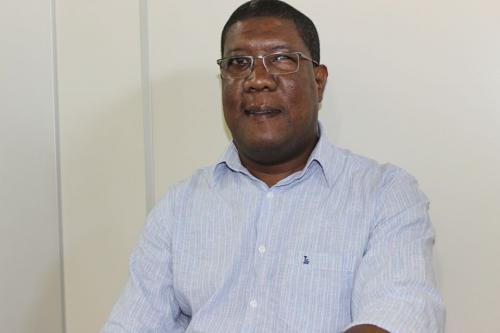 Professor da UEA/Parintins lança livro no Rio de Janeiro sobre a atriz Ruth de Souza 