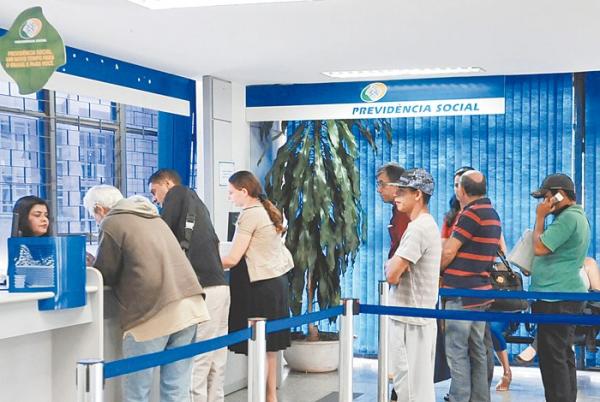 Governo poderá liberar PIS e Pasep para aposentados