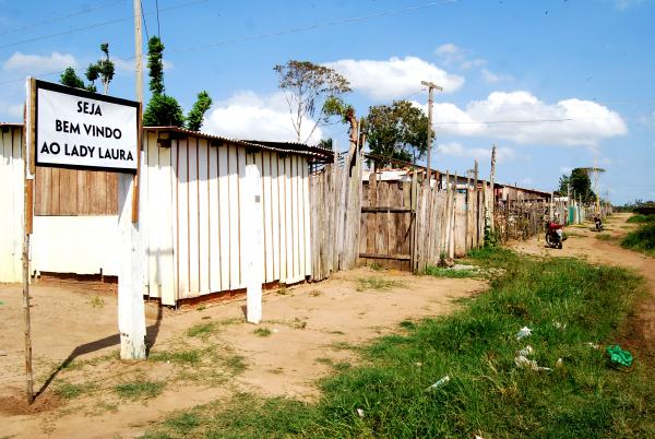 Proprietários de terrenos buscam reintegração individual de lotes ocupados em invasão
