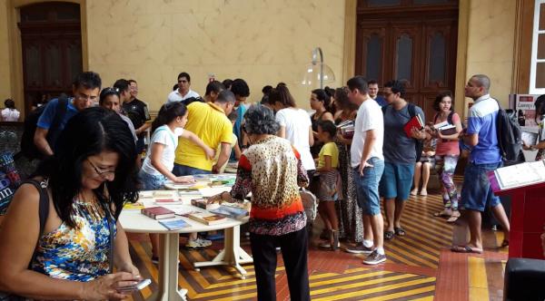 Quinta edição da Feira de Troca de Livros e Gibis acontece neste domingo (25)