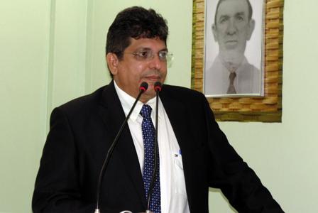 Rildo Maia solicita operação tapa buracos na rodovia Eduardo Braga até o Residencial Vila Cristina