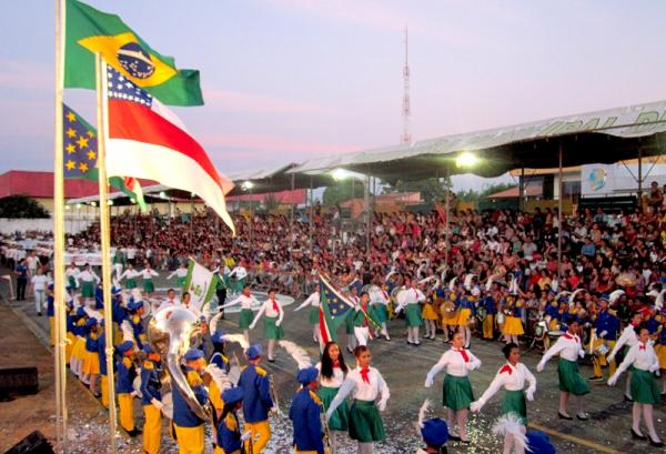 Seduc e órgãos de segurança promovem parada cívica de 7 de setembro em Parintins