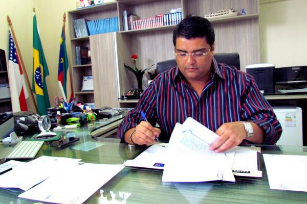 Seguidores do REPÓRTER PARINTINS atribuem 51% péssima administração de Carbrás