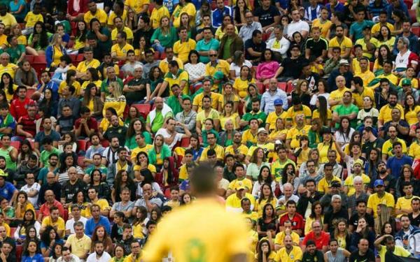 Seleção masculina de futebol volta a decepcionar e torcida perde a paciência