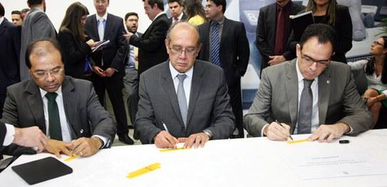 Sistemas eleitorais de 2016 são assinados digitalmente e lacrados no TSE