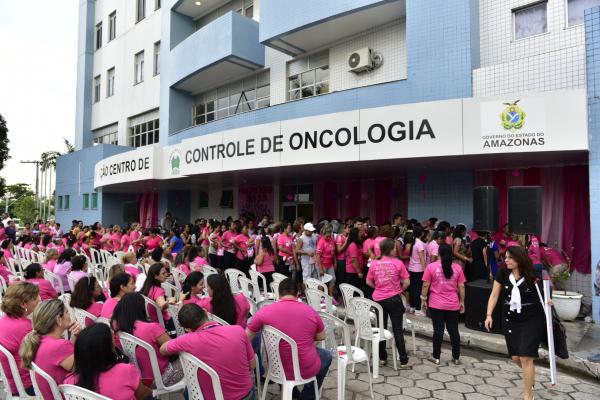 Susam encerra Outubro Rosa em Manaus com mutirão de reconstrução mamária e caminhada das vitoriosas  