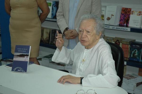 Tá na mídia: Estadão destaca 90 anos de Thiago de Mello 