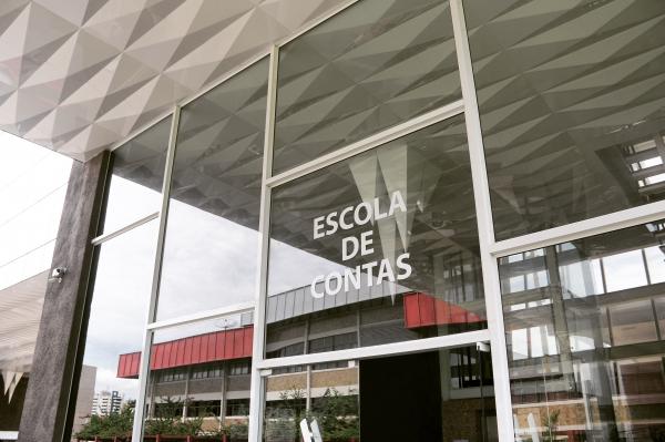 TCE adia provas para estágio para o dia 19/11 TCE adia provas para estágio para o dia 19/11